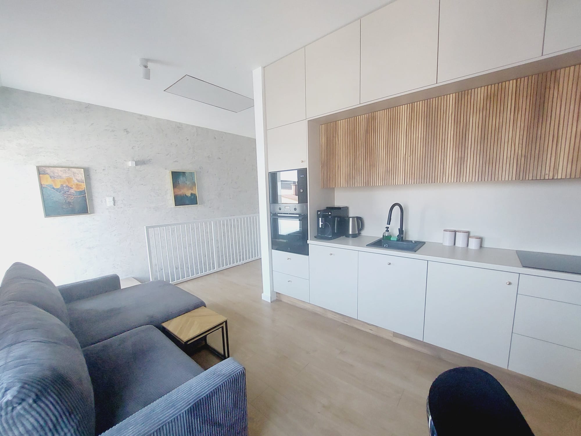 Aneks kuchenny z salonem w apartamencie Taras & Widok, Kraków